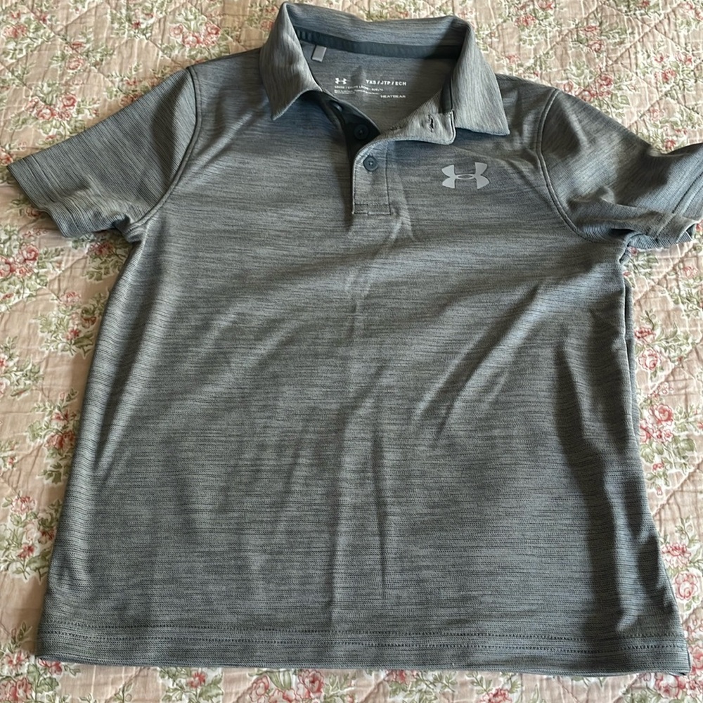 Boys Under Armour golf shirt size YXS